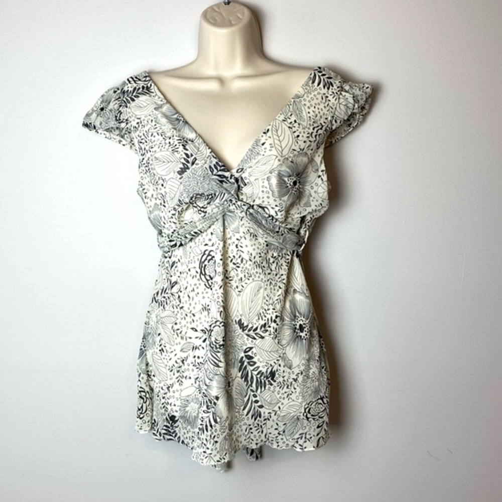 Studio Y Women's twist Top Blouse Floral Cap Sleeve Tie Waist Size L